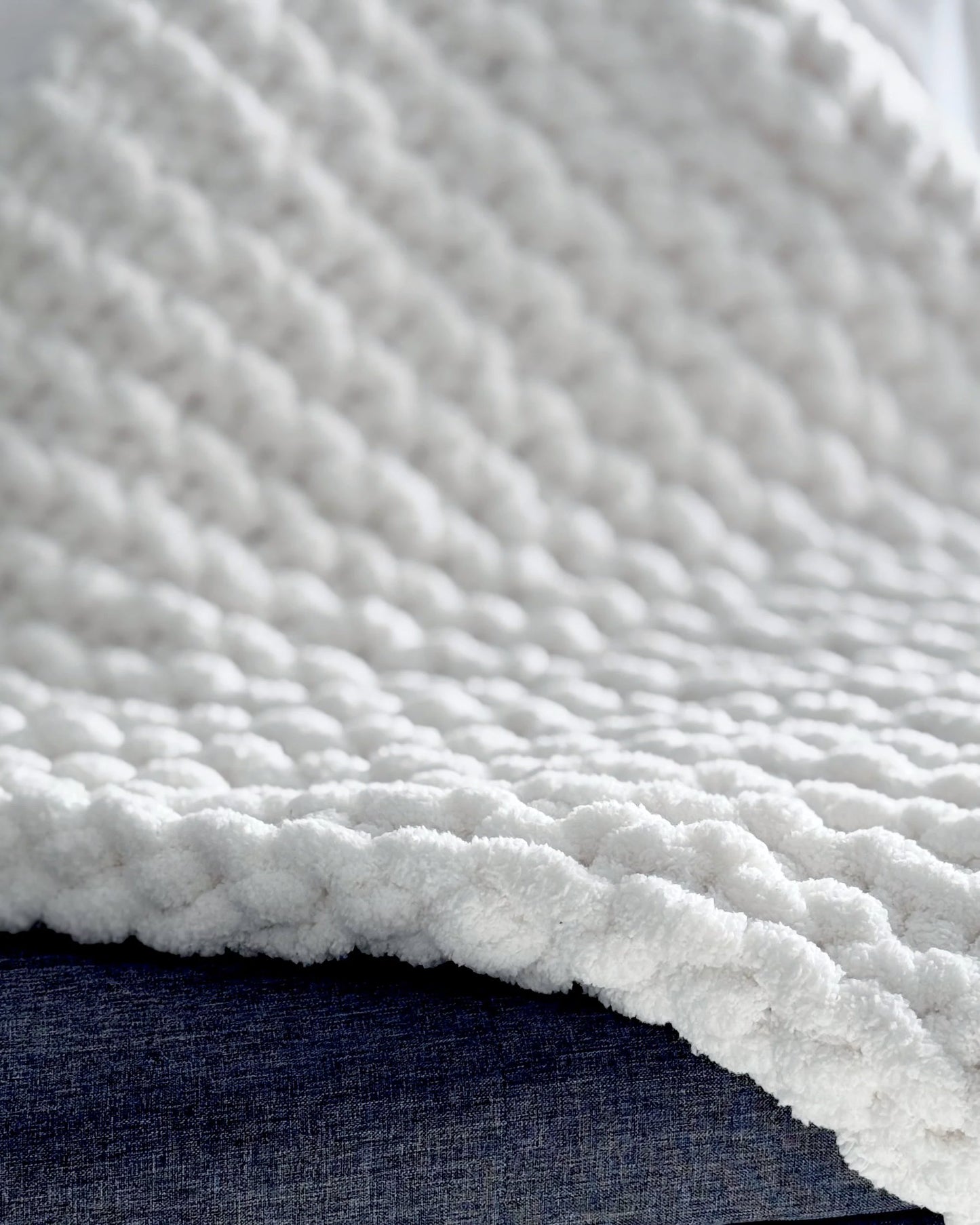 Hand-Knit Chunky Blanket (Newborn/Pet)