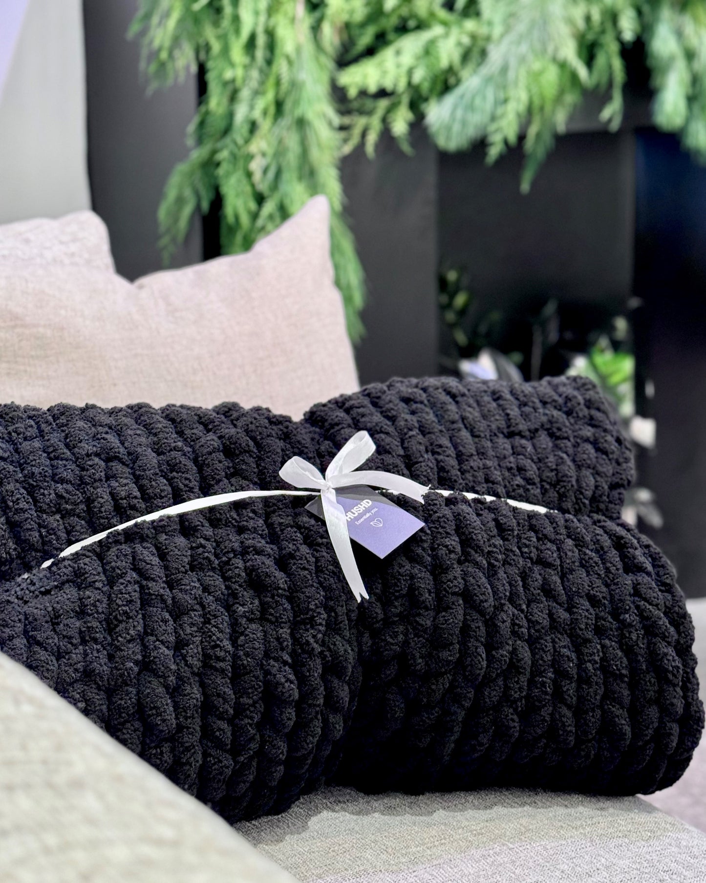 Hand-Knit Chunky Blanket (Medium)